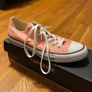 NWT pink Chuck Taylors Converse All Stars size 7